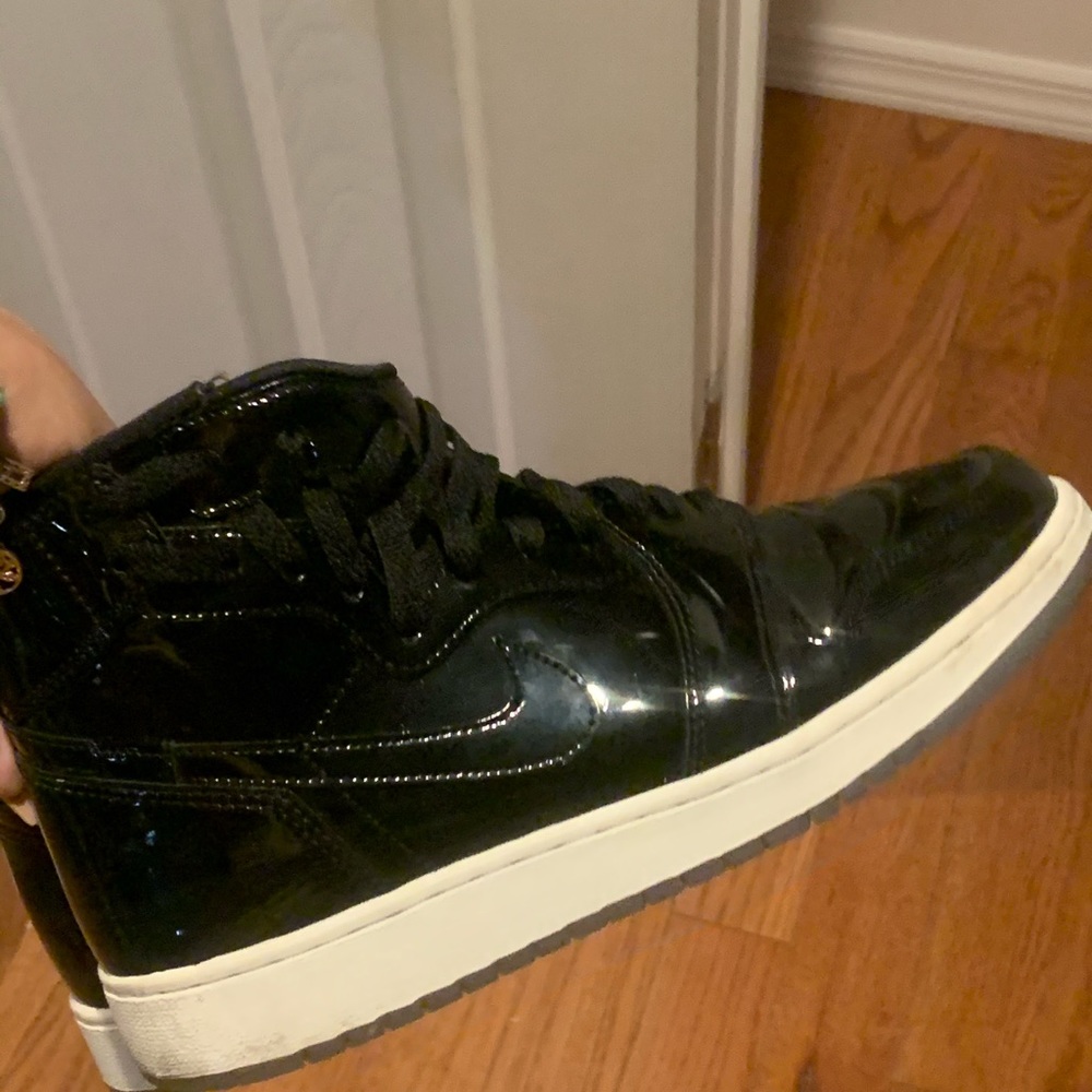 Women’s Jordan’s size 8. Black patent leather